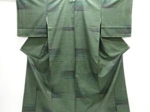 未使用品　仕立て上がり　ヱ霞に時代人物模様織り出し本場泥大島紬着物(7マルキ)